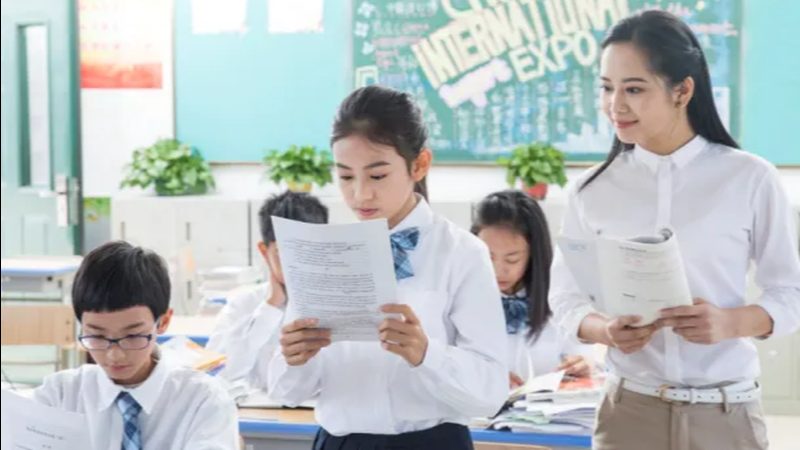 上班族学历提升，专升本与自考的路径选择解析