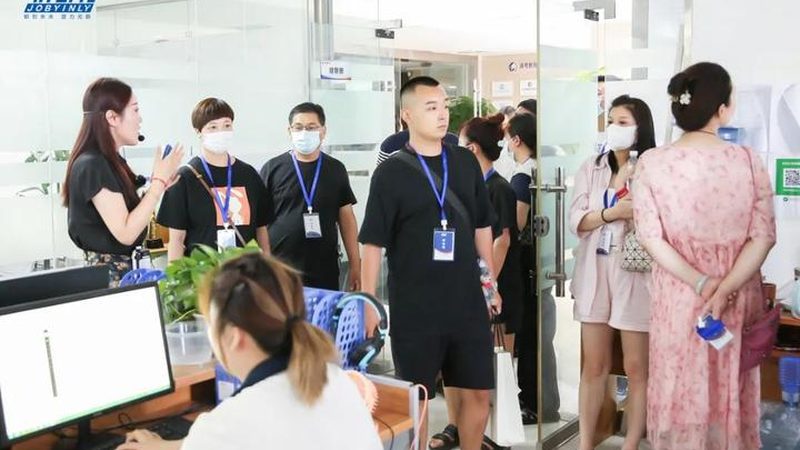 企业培训课程种类繁多，根据培训内容、目标人群和培训方式的不同，可以分为以下几类：